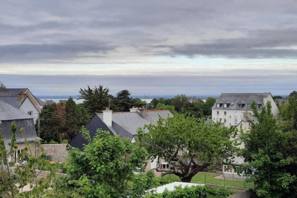 Bel Appartement Idealement Situe & Petite Vue Mer Cancale Exterior foto